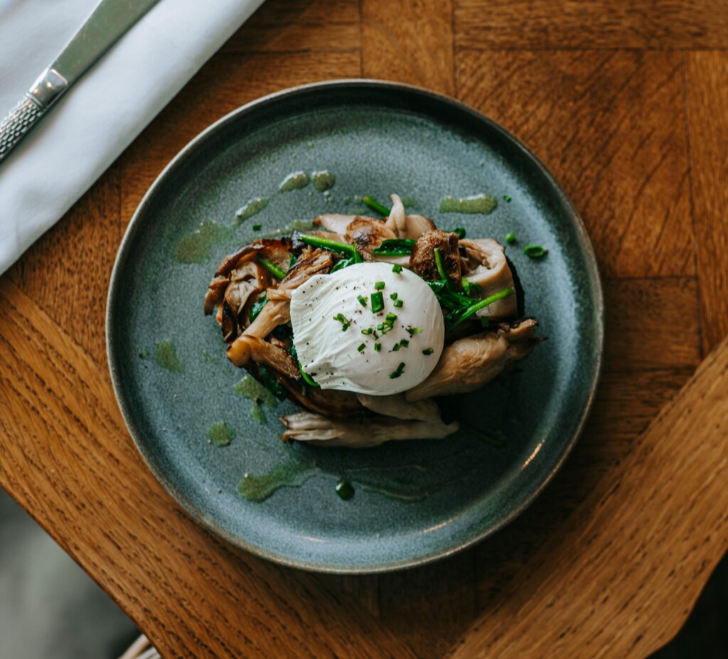 Oyster mushroom, baby spinach with a hint of nutmeg on sourdough